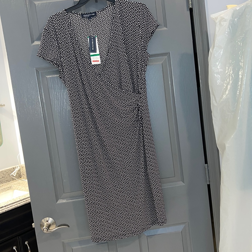 Brand New Jny Signature Wrap Dress